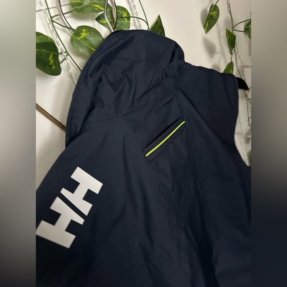 Helly Hansen Black Vest with Red Accents - Picture 15 of 15